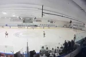 VIDEO: Tiroteo en partido escolar de hockey deja tres muertos en Rhode Island
