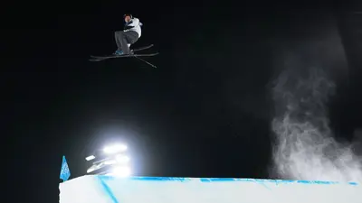 Finlandés que sufrió una fuerte caída de cabeza en Milano-Cortina 2026 logra mover sus extremidades