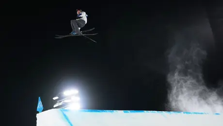 Finlandés que sufrió una fuerte caída de cabeza en Milano-Cortina 2026 logra mover sus extremidades