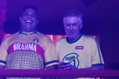 Carlo Ancelotti disfruta del Carnaval de Río junto a la leyenda Ronaldo Nazário