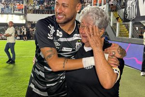 Neymar cumple sueño de abuelita en el futbol brasileño