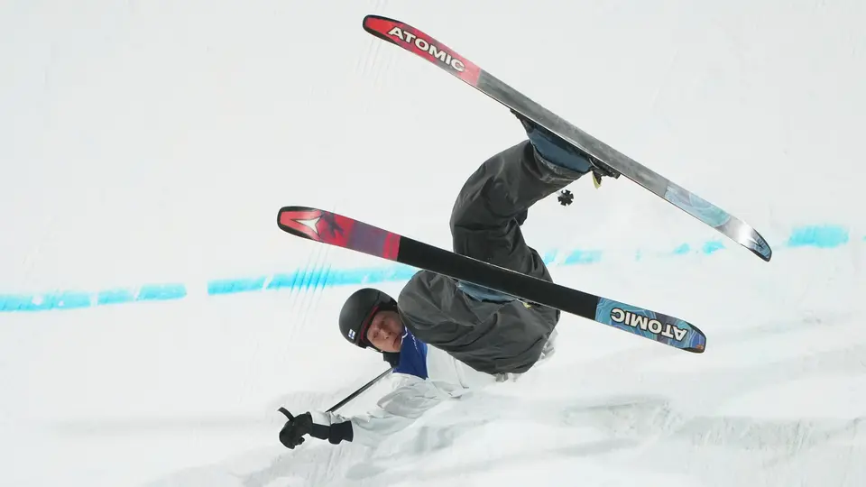 La caída en Milano-Cortina 2026 de Elias Lajuunen l AP