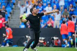 ¡A lo Anselmi! Así fue el eufórico festejo de Larcamón tras victoria del Cruz Azul sobre Tigres