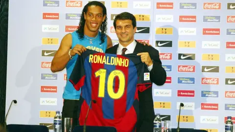 Ronaldinho y Joan Laporta, 2003 | fcbarcelona.com