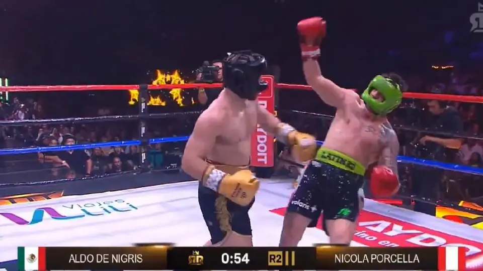 Una combinación de golpes mandó a Nicola a la lona/Ring Royale