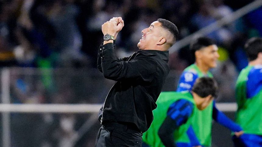 Efraín Juárez en celebración tras el empate de Pumas ante Cruz Azul | IMAGO 7