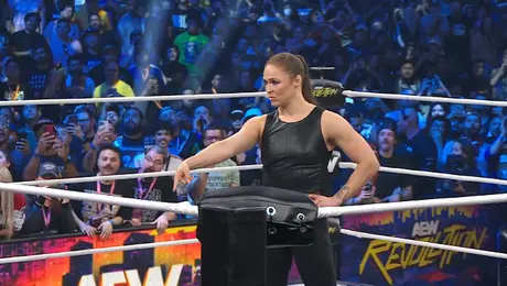 ¡Inesperado! Ronda Rousey llega a AEW y ataca a Toni Storm