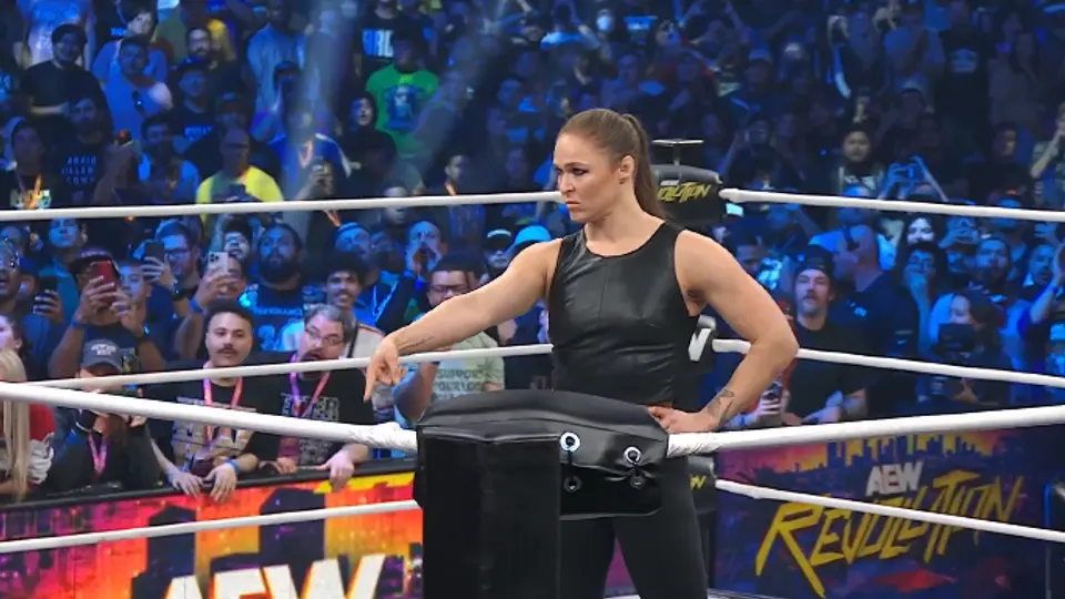 ¡Inesperado! Ronda Rousey llega a AEW y ataca a Toni Storm