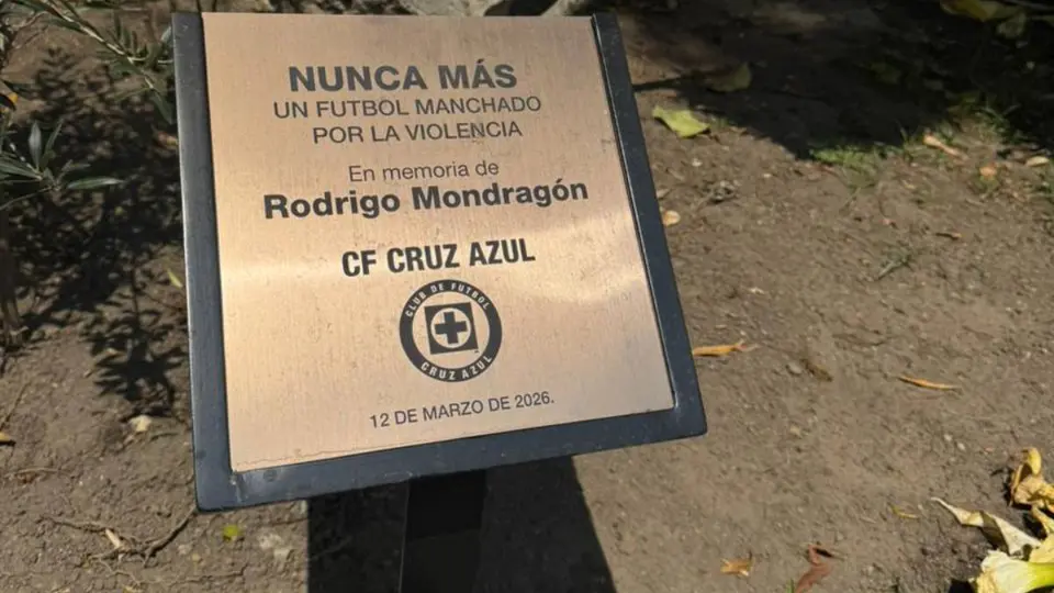 Así es la placa que Cruz Azul puso para honrar la memoria de Rodrigo Mondragón | ILIANY APARICIO