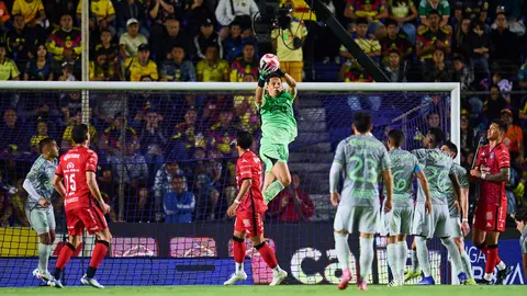 Rodolfo Cota se queda con la titularidad ante la lesión de Malagón | MexSport