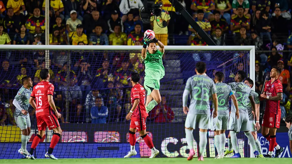 Rodolfo Cota se queda con la titularidad ante la lesión de Malagón | MexSport