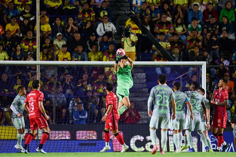 Rodolfo Cota se queda con la titularidad ante la lesión de Malagón | MexSport