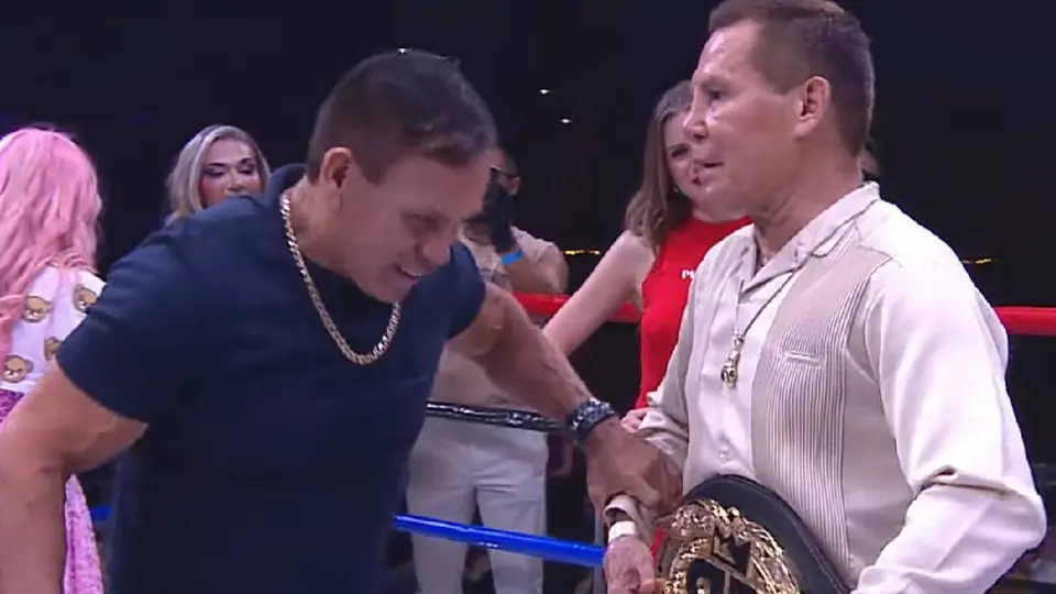 Algunos señalan que Julio César Chávez se mostró incómodo en el cuadrilátero/Ring Royale
