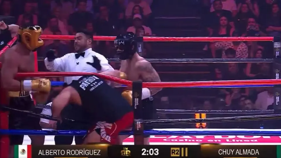 Un integrante de la esquina del Patrón se metió al ring y todo se salió de control/Ring Royale