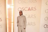 ¡Es un papucho! Lewis Hamilton asiste a los Oscars