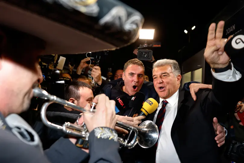 Joan Laporta festejando con los mariachis | AP