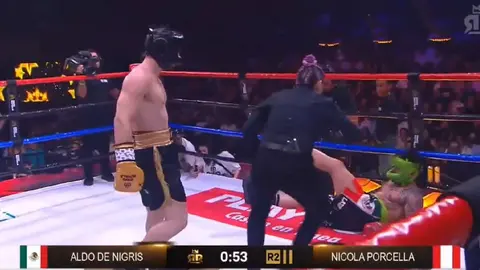 La referí decidió parar la pelea en el segundo round/Ring Royale