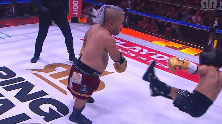 ¡Bajan! Abelito se va a la lona tras tremendo golpe de Bull Terrier en Ring Royale