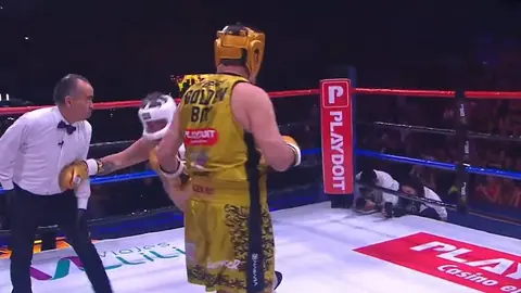 Alfredo Adame noqueó a Carlos Trejo en la pelea estelar de la noche/Ring Royale
