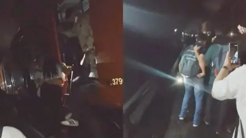 Después de varios minutos de estar atorados en los túneles, los usuarios tuvieron que bajarse y caminar entre las vías / Especial