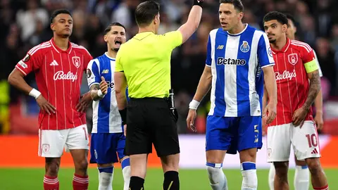 Expulsión de Jan Bednarek del Porto | AP