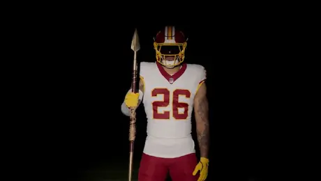 Los Commanders presentan nuevos uniformes y destaca con detalles de su pasado como 'Redskins'