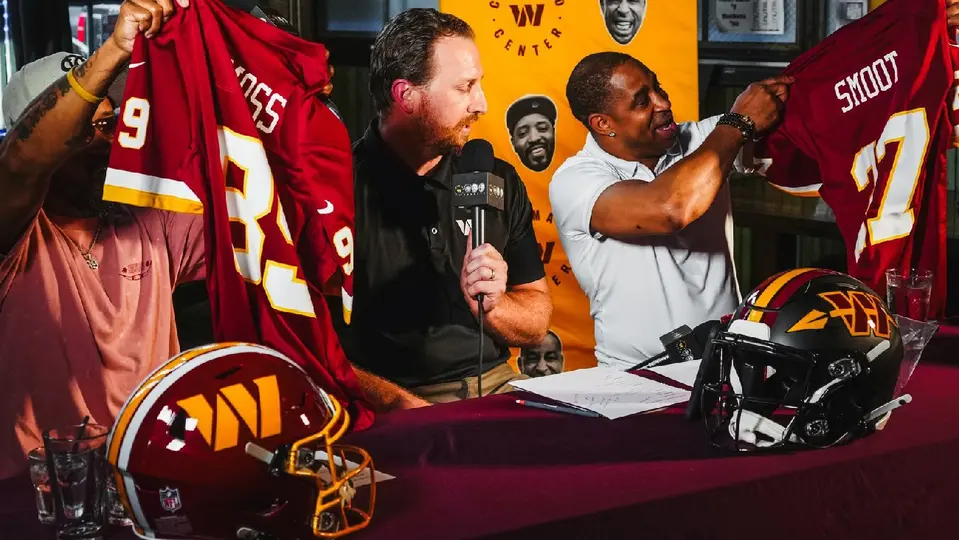 Washington Commanders presentaron tres uniformes nuevos | X @Commanders