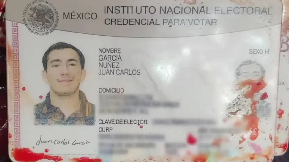 En el lugar se encontró una identificación con el nombre del cantante/X: @SinaSinFiltro