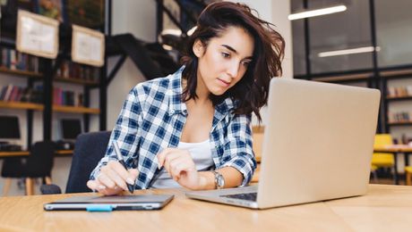 ¿Adiós a las tareas tradicionales? SEP confirma uso masivo de IA en estudiantes