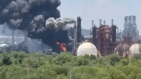 Pemex informó que el incidente fue controlado y no dejó personas lesionadas. / RS