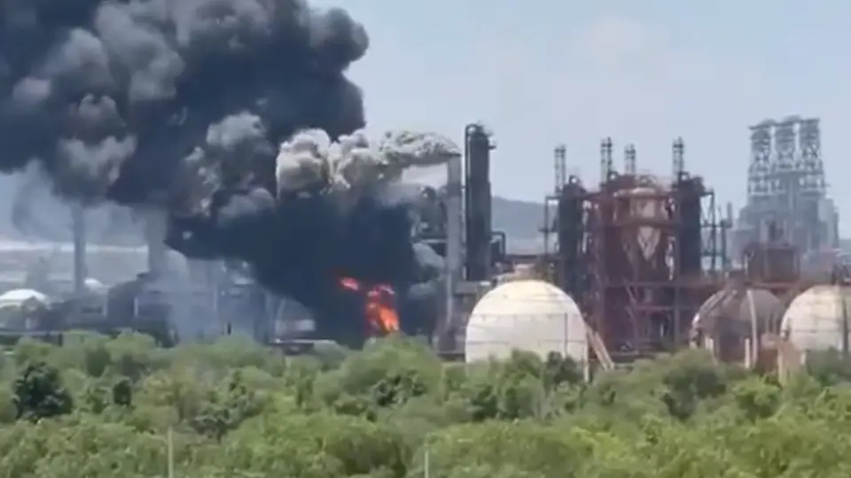 Pemex informó que el incidente fue controlado y no dejó personas lesionadas. / RS