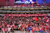 La afición de Chivas convierte el Estadio Jalisco en una fiesta previo al duelo ante Cruz Azul