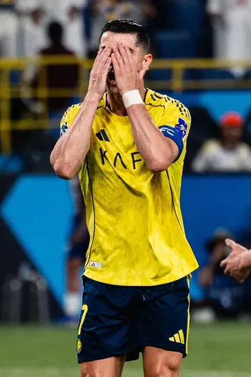 Cristiano Ronaldo se lamenta l X:ctuFoot_