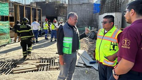 Colapsa grúa en obra frente a Parque Delta; hay varios lesionados en CDMX