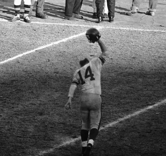 Y.A. Tittle | @rclemente2121