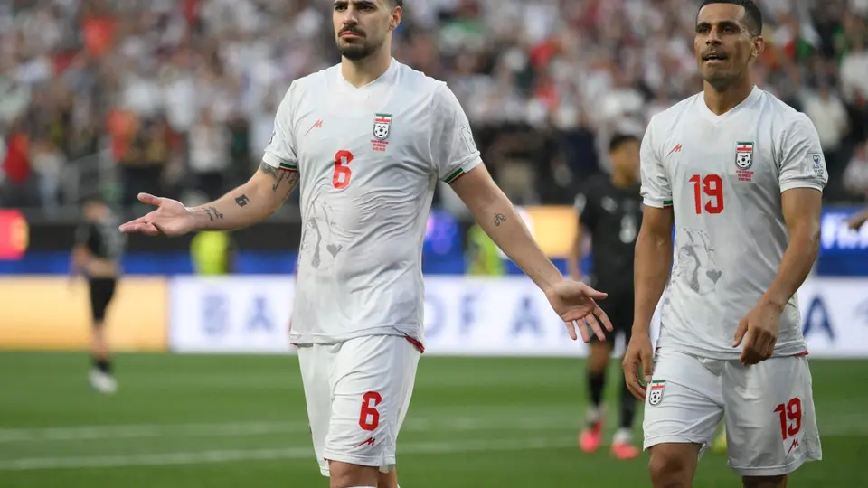 Ali Nemati y Saeid Ezatolahi reclaman en juego de Irán ante Nueva Zelanda | AFP