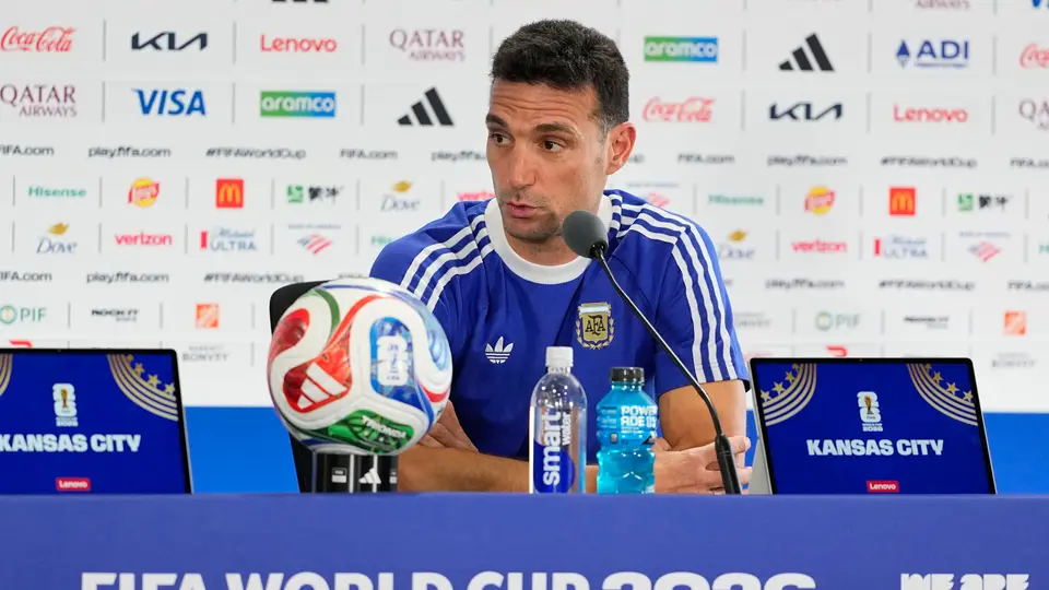 Lionel Scaloni en conferencia de prensa previa al duelo ante Argelia | AP