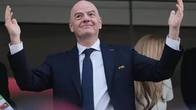 Infantino aparece en el vestuario de la Selección de Irán para darles un mensaje