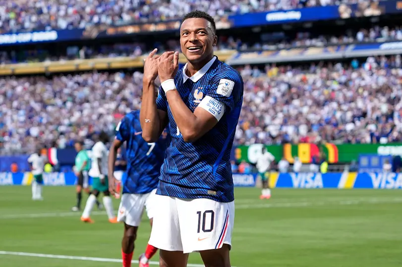 Kylian Mbappé celebrando su gol ante Senegal | AP