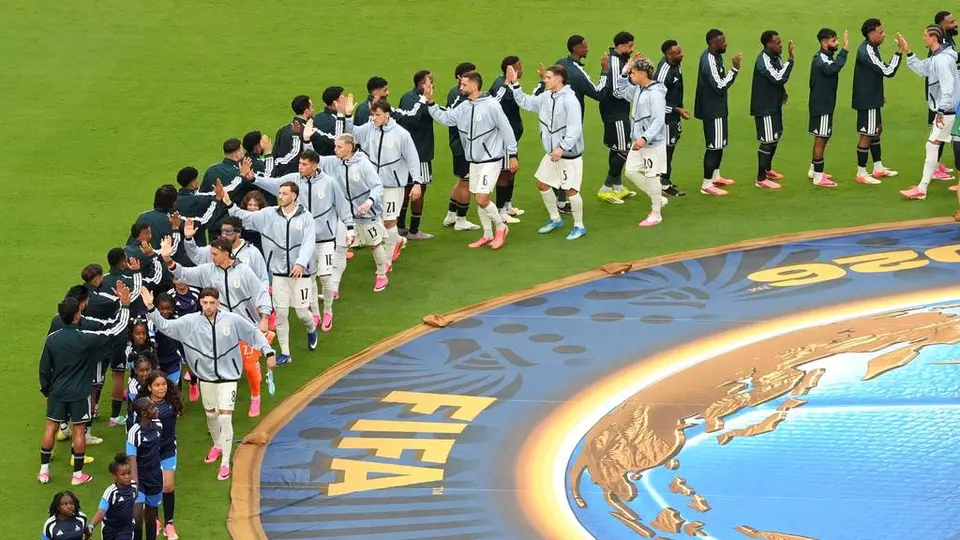 Protocolo de inicio de partido entre Arabia Saudita y Uruguay | AP