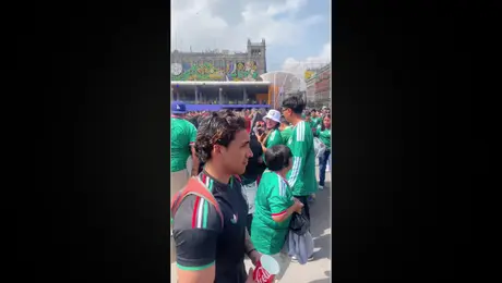 ¡Roban bebidas del Fan Fest del Zócalo de CDMX!