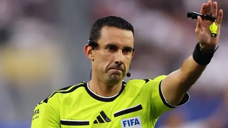 César Ramos iguala a Armando Archundia y entra a la élite arbitral de los Mundiales