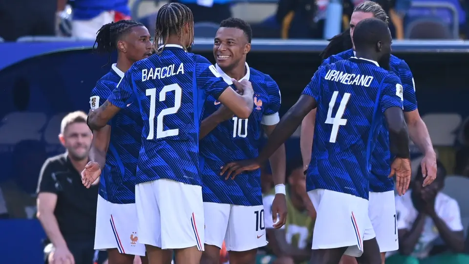 Jugadores de Francia festejan anotación ante Senegal | MEXSPORT