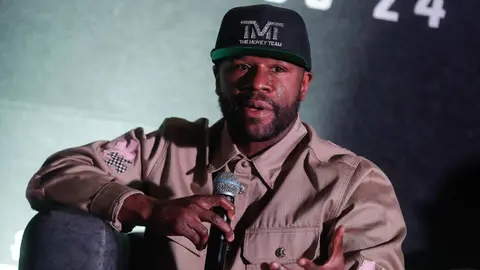 Floyd Mayweather enfrenta cargos por delitos graves tras presunto cheque sin fondos