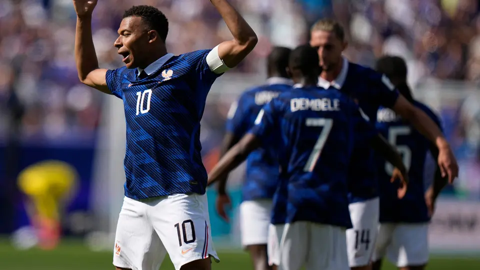 Mbappé festejando su gol ante Senegal l AP