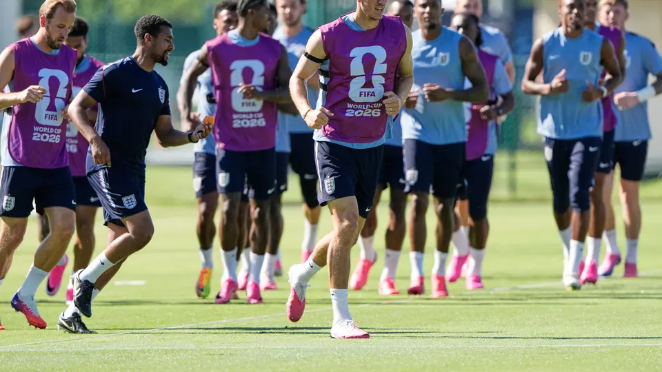 Equipo de Inglaterra entrenando previo a Mundial | AP