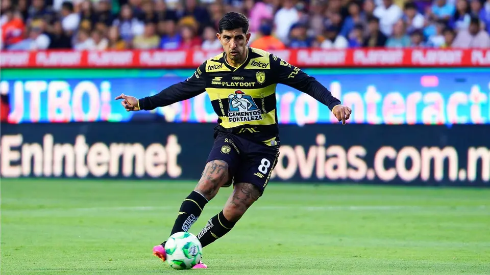 Víctor 'Pocho' Guzmán con Pachuca en la Liga MX | IMAGO 7