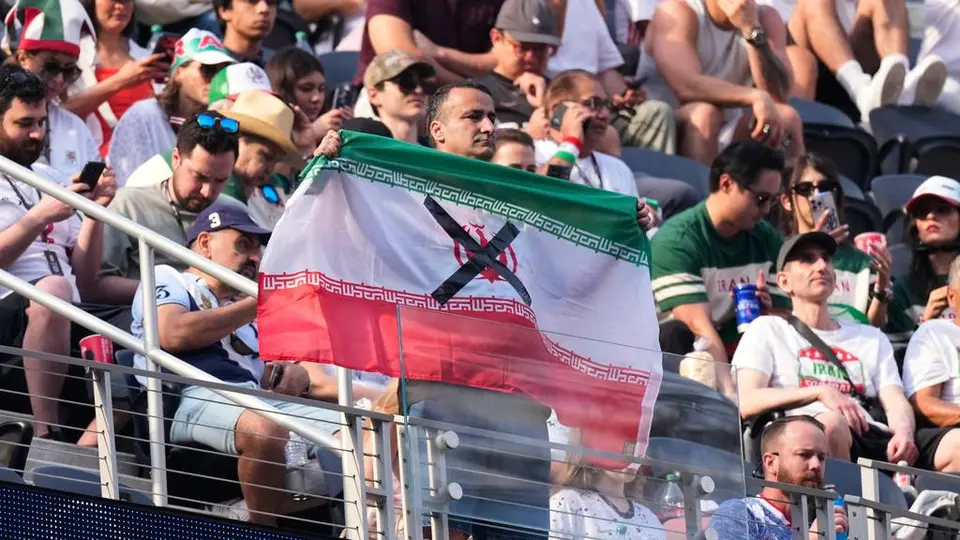Irán debutó en el Mundial 2026 entre homenajes a las víctimas de bombardeo y desafíos al régimen