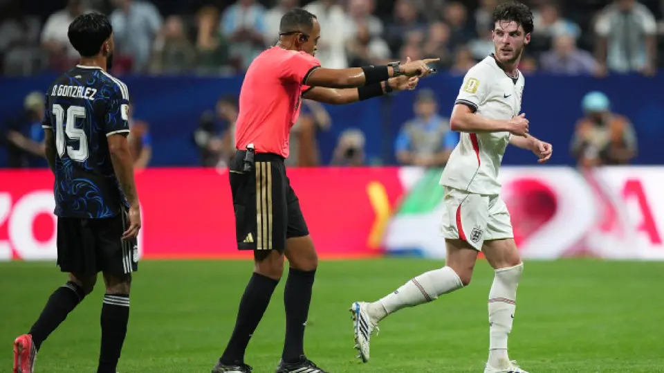 Enzo Fernández y Declan Rice | AP
