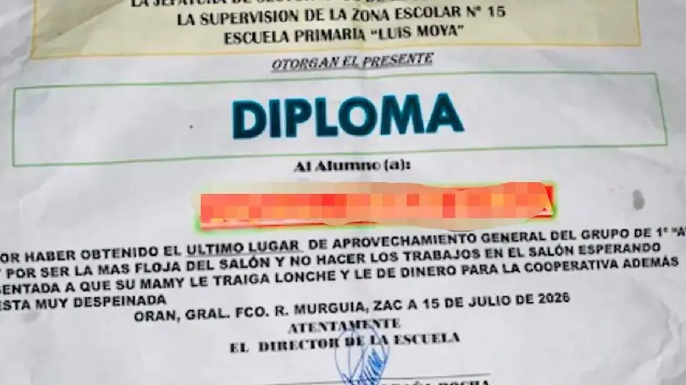 El documento incluía comentarios sobre el desempeño académico y el aspecto personal de la menor. / Especial